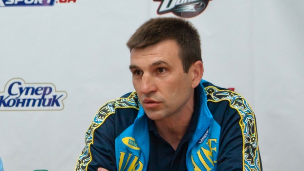 главный тренер "Донбасса 2004" Андрей Савченко