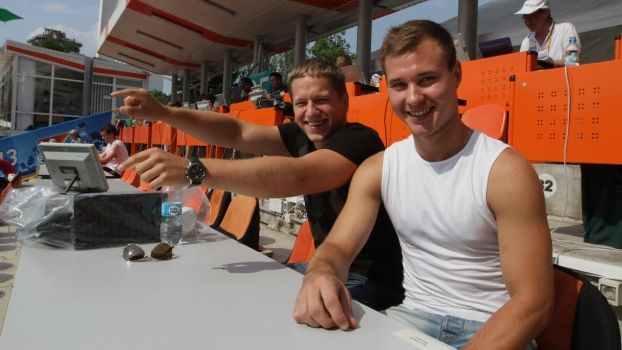 Хоккеисты "Донбасса" поддержали юных атлетов