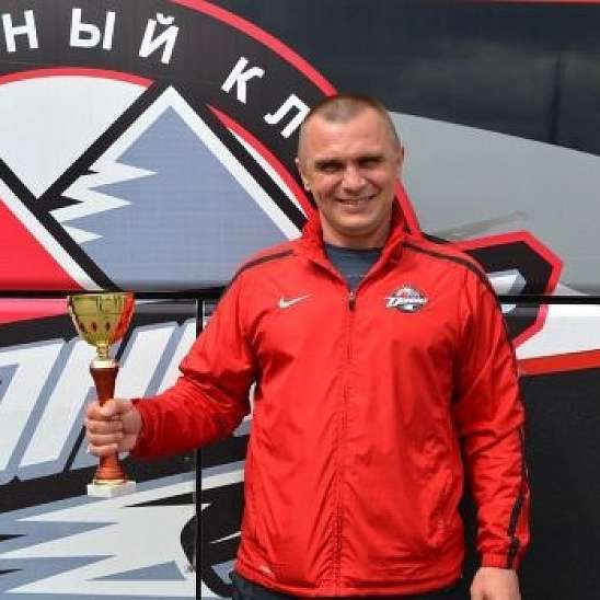 Матвей Григорюк – тренер года в школе ХК "Донбасс"