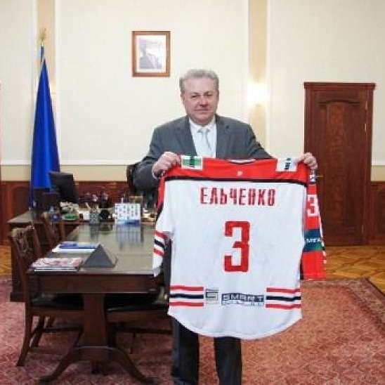 Співробітники посольства України в Москві підтримали "Донбас" у виїзному матчі