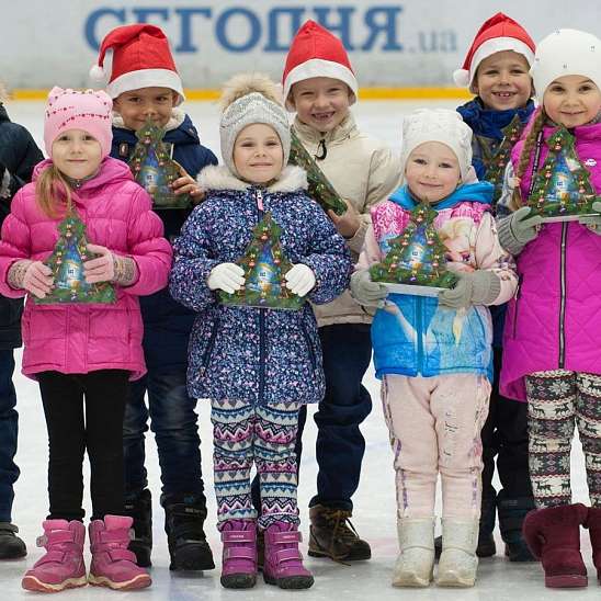 60 000 детей получили подарки от ХК «Донбасс» в канун новогодних праздников