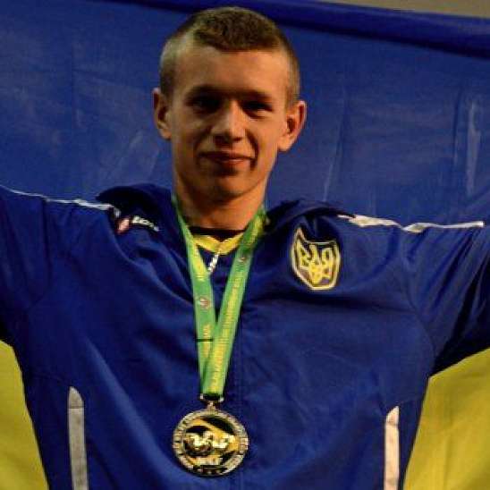 Поддержать сборную Украины приедет чемпион мира по армрестлингу