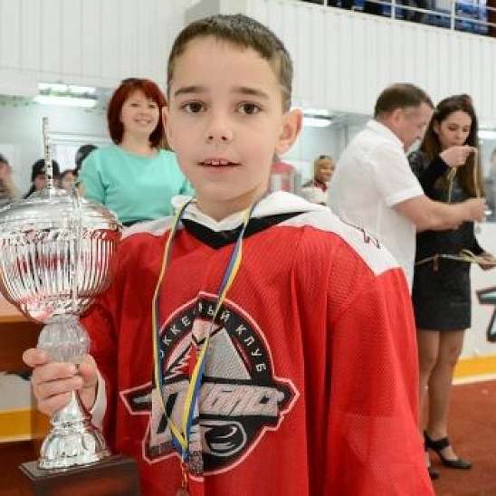 Мой первый сезон с хоккейным клубом "Донбасс": семья Визировых