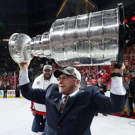 НХЛ: Тротц ушел с поста тренера Вашингтона