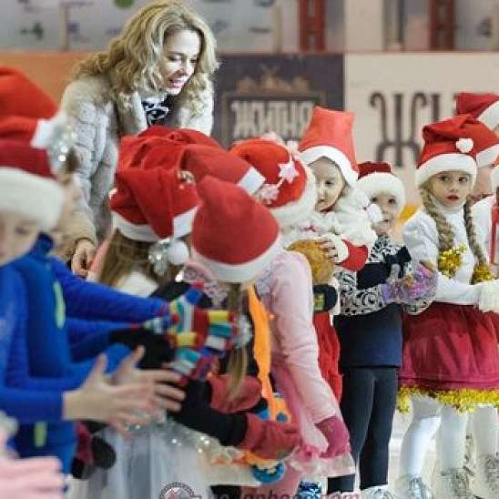 ДЮСШ ХК Донбасс поздравила краматорчан с Новогодними праздниками