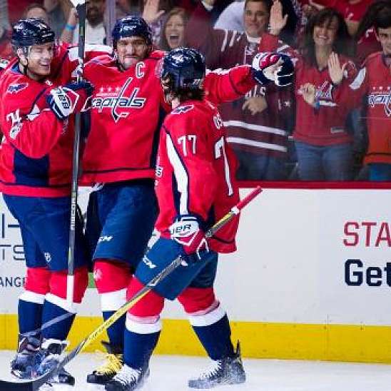 НХЛ: Питтсбург одержал первую победу в сезоне, Вегас стартовал с двух побед