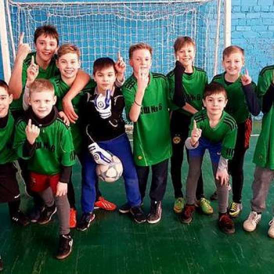 Хоккеисты ДЮСШ ХК Донбасс выиграли соревнования по футболу
