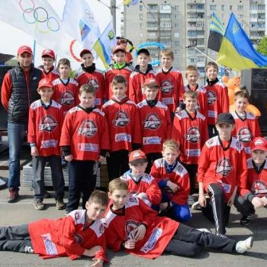 Воспитанники ДЮСШ ХК Донбасс приняли участие в акции Движение ради здоровья