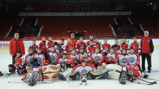 Хоккеисты ДЮСШ одержали победу на турнире в Харькове 