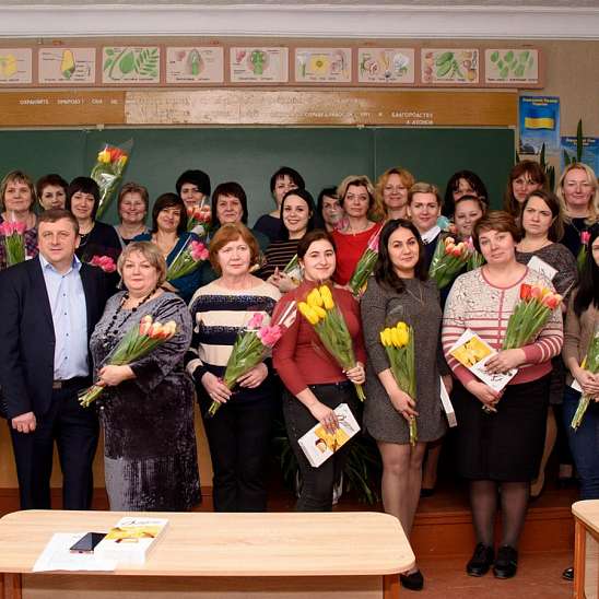 Хоккейный клуб «Донбасс» поздравил женщин с 8 Марта