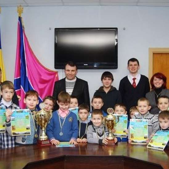 Воспитанники ХК "Донбасс" получили благодарности от горсовета Дружковки