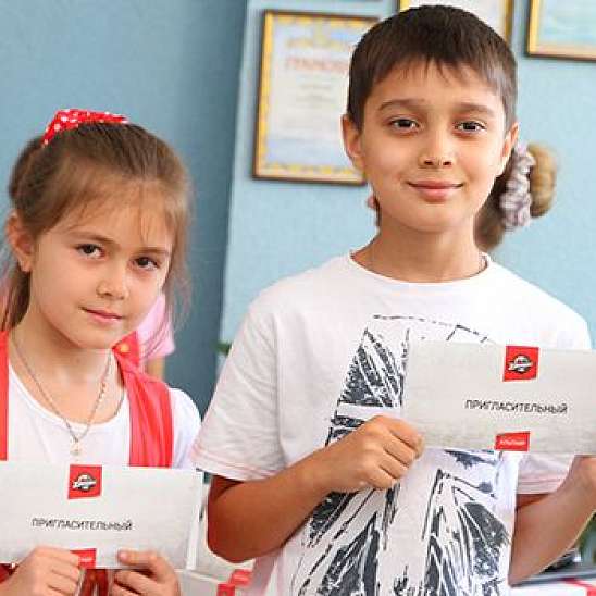 Школа ХК "Донбасс" открыла двери для детей Славянска