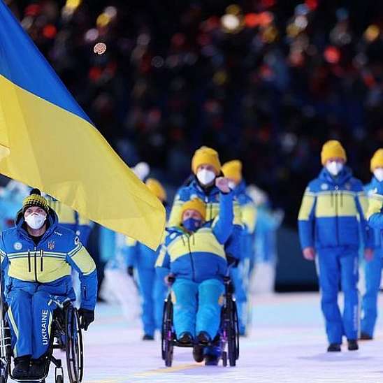 На открытии Паралимпиады-2022 сборная Украины выступила с призывом остановить войну