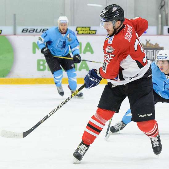 «Донбасс» в третий раз в сезоне уверенно разобрался с «Ледяными Волками» и одержал восьмую победу подряд