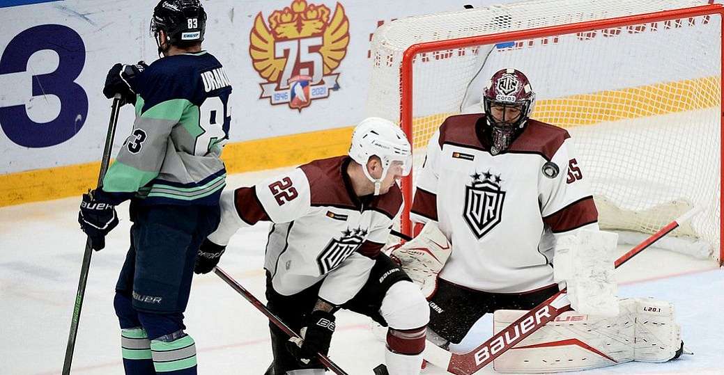 Российским и белорусским хоккеистам запретили играть в Латвии из-за войны в Украине