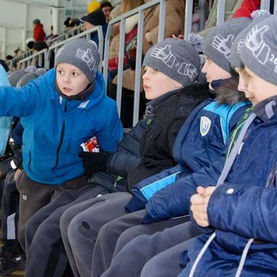 Юные хоккеисты Кривбасса побывали на матче Волки – Донбасс