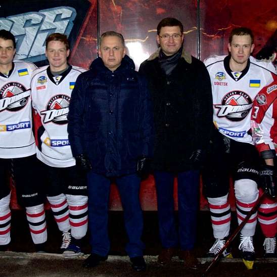 ХК «Донбасс» принял участие в открытии ледового катка в Мариуполе