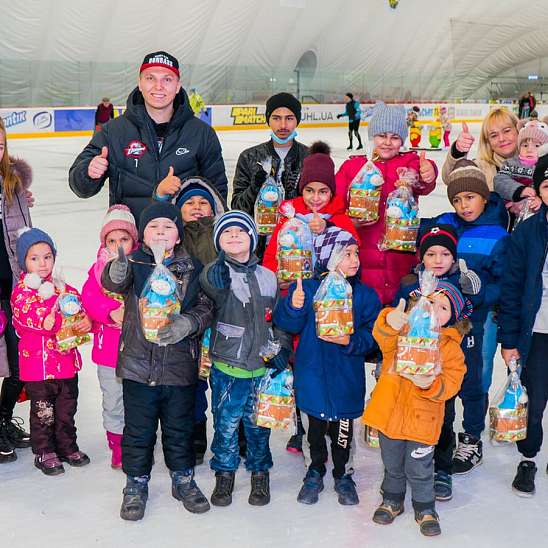 Счастливые улыбки и настоящая радость – фонд Бориса Колесникова организовал праздник для детей из Мариуполя