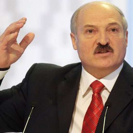 Александр Лукашенко: "Может, нам отказаться от участия в КХЛ?"