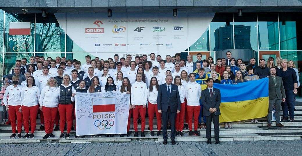 Поляки устроили общую с украинцами церемонию, перед отъездом спортсменов на XV зимний Европейский юношеский олимпийский фестиваль